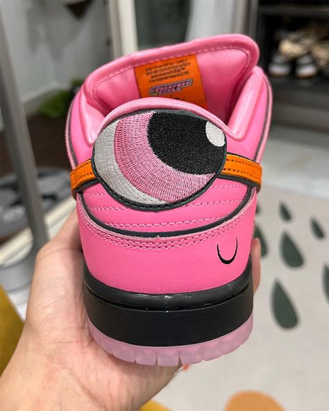 The Powerpuff Girls Nike SB Dunk Low Blossom FD2631-600 | SneakerNews.com Powerpuff Blossom, Dunks Outfit, Lace Drawing, Dunks Low, Courage The Cowardly Dog, Cowardly Dog, Johnny Bravo, Ed Edd N Eddy, Nike Snkrs