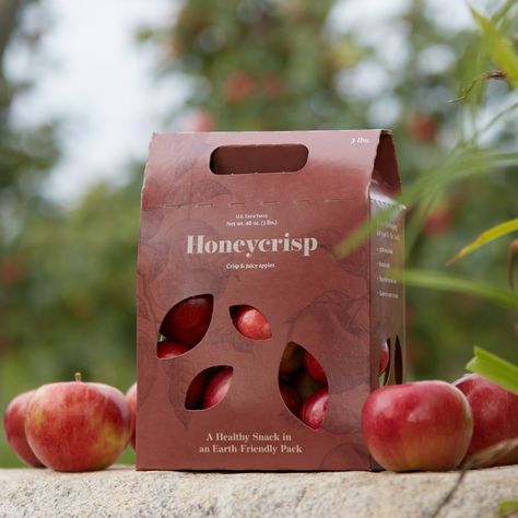 Our sustainable packaging looks great in store, and even better at a winery, soccer game or fireside. Where will you be toting your Michigan apples this fall? #sustainability #ASL #michigangrown #packaging Apple Packaging, Vegetable Packaging, Fruit Packaging, Fruit Shop, Fruit Gifts, Fruit Box, Soccer Game, Unique Packaging, Apple Fruit