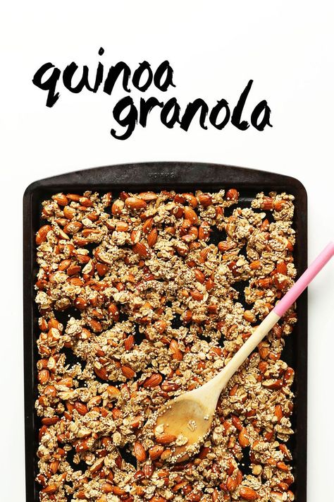 AMAZING Quinoa Granola with Oats & Almonds! Naturally sweetened, 7 ingredients, SO delicious! #vegan #glutenfree #breakfast #recipe #granola Simple Quinoa, Quinoa Snacks, Quinoa Granola, Gluten Free Recipes For Lunch, Healthy Granola, Vegan Snack Recipes, Gluten Free Lunch, Minimalist Baker, Healthy Snack Options