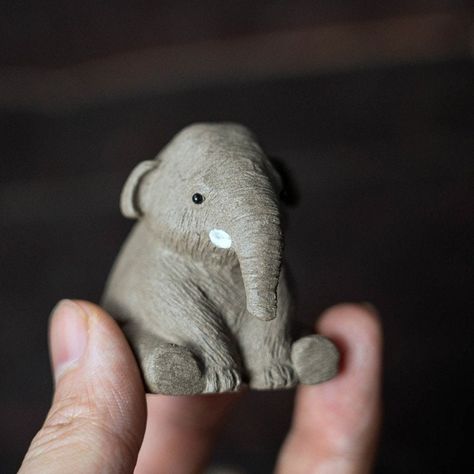 Ceramic Animals Sculpture Clay, Ceramic Elephant Sculpture, Elephant Clay Art, Small Ceramic Animals, Ceramic Animals Sculpture, Elephant Clay, Clay Elephant, Elephant Pottery, Ceramic Dragon