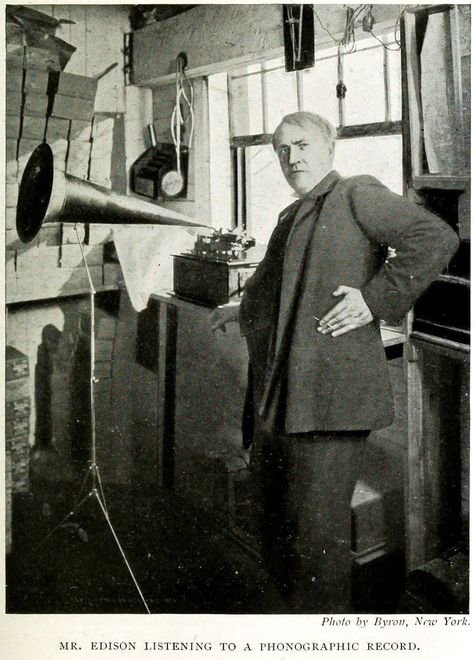 Edison Inventions, Edison Phonograph, Alva Edison, Phonograph Record, Thomas Edison, Musical Comedy, Good Vocabulary, Jazz Band, Amazing Nature Photos