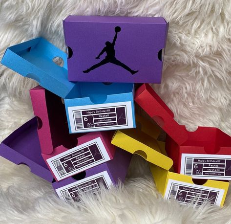 Nike Party, Mini Nike, Ball Birthday Parties, Party Favors Wedding, Sneakers Box, Basketball Birthday, Ball Birthday, Custom Party Favors, 13th Birthday Parties