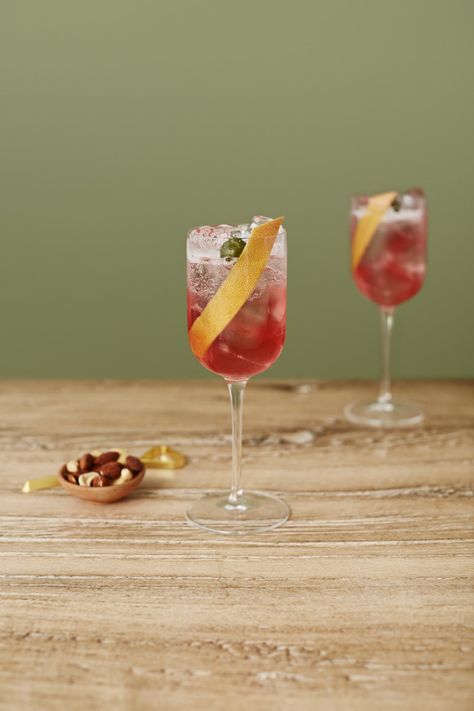 Non Alcoholic Spirits, Wine Cocktail Recipes, Citrus Cocktails, Low Alcohol Drinks, Non Alcoholic Cocktails, Alcoholic Cocktails, Citrus Twist, Summer Cocktail Recipes, Cocktail Ingredients