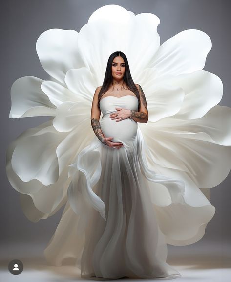 Pregnant Photoshoot Ideas Creative, Pregnant Photoshoot Ideas, Classy Maternity Shoot, Pregnant Photoshoot, Photoshoot Ideas Creative, Maternity Picture Outfits, Baby Bump Pictures, Bump Pictures, Couple Pregnancy Photoshoot