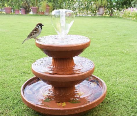 Unique Bird Baths, Bird Baths Homemade, Cottage Style Garden, Diy Cottage, Hanging Bird Bath, Concrete Bird Bath, Terra Cotta Clay Pots, Diy Bird Bath, Diy Fountain