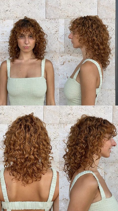 Curly Haircuts 2023 Trends, Curly Shag Haircut 3b, Lion Haircut Women Curly, Wolf Cute Curly Hair, Wolf Cut Ricci, Shag Hairstyles Curly Hair Short, Natural Curly Shag Haircut, Shaggy Curly Haircuts, Shaggy Curly Hair With Bangs