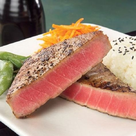 Oven baked tuna in white wine.Tuna fillets with vegetables and dry white cooked in halogen (turbo) oven. Grilled Tuna Steaks Recipes, How To Cook Tuna, Cooking Tuna Steaks, Grilled Tuna Steaks, Wasabi Sauce, Ahi Tuna Steak, Tuna Steak Recipes, Tuna Fillet, Clean Eating Diet Plan