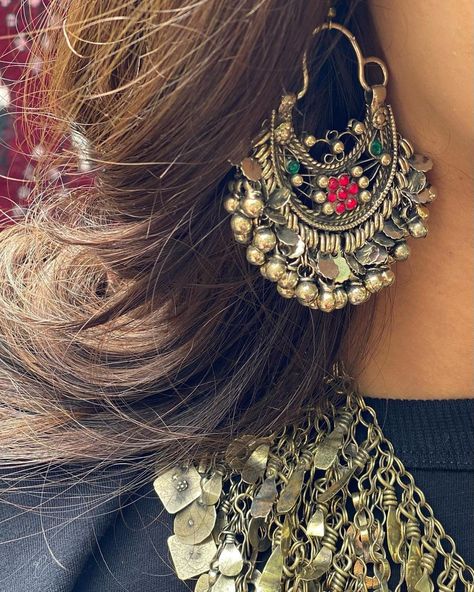 Afghani Aesthetic, Afghan Jalebi, Vintage Afghanistan, Afghan Jewellery, Gorgeous Bridal Makeup, Gold Jewelry Aesthetic, Afghanistan Culture, Yoga Drawing, Afghan Culture