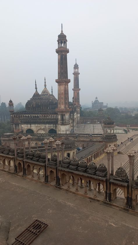 Bada Imambara Lucknow Bada Imambara Lucknow, Lucknow Snap, Imambara Lucknow, Beautiful Mosque, Vacation Videos, Nature Instagram, Vacation Video, Beautiful Mosques, Travel Pins