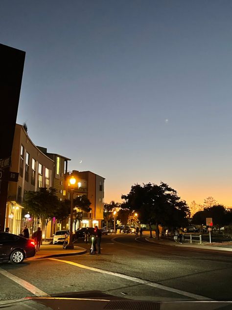 santa barbara scene Ucsb College, Uc Santa Barbara, Car Aesthetics, Vista California, Dream School, Wide World, Street Cars, 2024 Vision, College Life