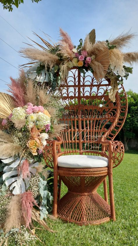 Backdrop With Chair Ideas, Wicker Chair Photoshoot, Peacock Chair Wedding, Boho Peacock Chair, Sweet Photoshoot, Classy Photoshoot, Boho Wedding Style, Boho Backdrop, Maria Isabel