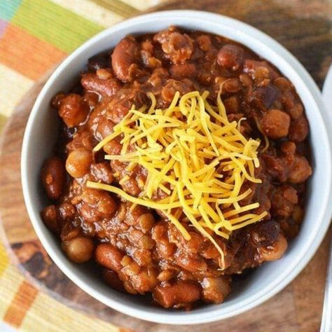 Three Bean Slow Cooker Chili Recipe - A Magical Mess Chilli Recipe Slow Cooker, Chili Beans Recipe, Bean Chilli Recipe, December Meals, Three Bean Chili Recipe, Vegetarian Chili Crock Pot, Best Vegan Chili, Three Bean Chili, Chilli Recipe