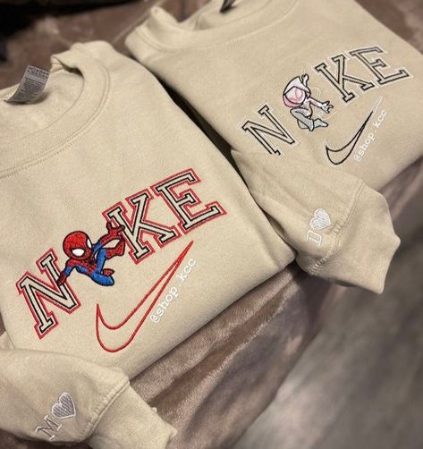 Matching Hoodies For Couples Nike, Cute Couple Hoodies, Spiderman Sweatshirt, Spiderman Hoodie, Matching Hoodies For Couples, Marvel Clothes, Cute Nike Outfits, Matching Hoodies, Cute Couple Outfits