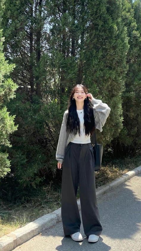 Modest Trendy Outfits Casual, Jung Somin, Oppa Gangnam Style, Simple Style Outfits, Korean Casual Outfits, Easy Trendy Outfits, 가을 패션, Korean Outfits, Casual Style Outfits