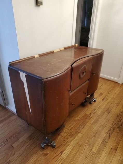 I'm a sucker for drinks cabinets. If you have been following me here or on Instagram you know that I have previously refinished and art deco drinks cabinet that was much smaller than this one. I knew this one was going to have amazing wood grain just like the last one did and that is going to have serious great Gatsby vibes once I was done with it! Check out this transformation and if you want to see more follow me on Instagram @andreapalmai Here is what it looked like before. The ve… Cabinet Upcycle, Gatsby Vibes, Vintage China Cabinets, Homemade Lotion Bars, Upcycle Diy, General Finishes Milk Paint, Update Cabinets, Art Deco Bar, Linen Closet Organization