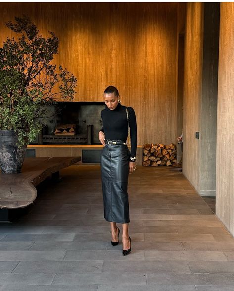 Jasmin Tookes, Leather Skirt Outfit, Belle Silhouette, Jasmine Tookes, Little Angel, Mode Inspo, So Grateful, Professional Outfits, Looks Style