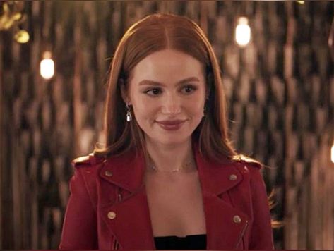 Cheryl Blossom Leather Jacket, Toni Riverdale, Ginger Actresses, Cheryl Blossom Aesthetic, Redhead Characters, Cheryl Style, Betty Cooper Riverdale, Cheryl Blossom Riverdale, Riverdale Cheryl