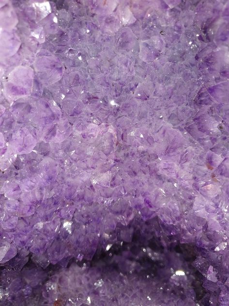 Selenite Aesthetic, Jessie Aesthetic, Amethyst Aesthetic, Purple Bathroom, Purple Witch, Purple Bathrooms, Lavender Haze, Crystal Aesthetic, Aesthetic Purple