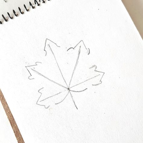 How to Draw a Simple Maple Leaf Simple Maple Leaf Drawing, Maple Leaf Diy, Drawing A Leaf, How To Draw A Maple Leaf, How To Paint Fall Leaves, How To Draw Fall Leaves, How To Draw A Leaf, Draw Maple Leaf, How To Draw Leaves