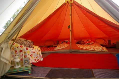 A lot of the interiors of my tents is made with my own fair (dirty camping) hands. So thought I would put a few ideas here if anyone fancies... Glamping Accessories, Van Glamping, Bell Tent Interior, Glamping Inspiration, Luxury Camping Tents, Bell Tent Camping, Glamour Camping, Hens Party Ideas, Street Food Business