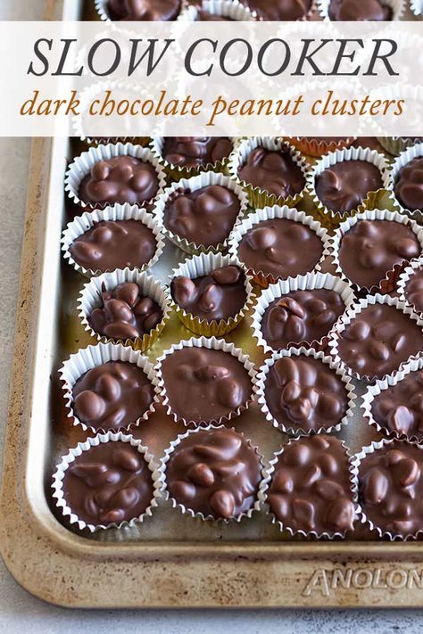 Dark Chocolate Peanut Clusters, Crock Pot Christmas, Crockpot Candy Recipes, Chocolate Nuts Clusters, Chocolate Peanut Clusters, Christmas Candy Easy, Peanut Clusters, Crockpot Candy, Dark Chocolate Candy