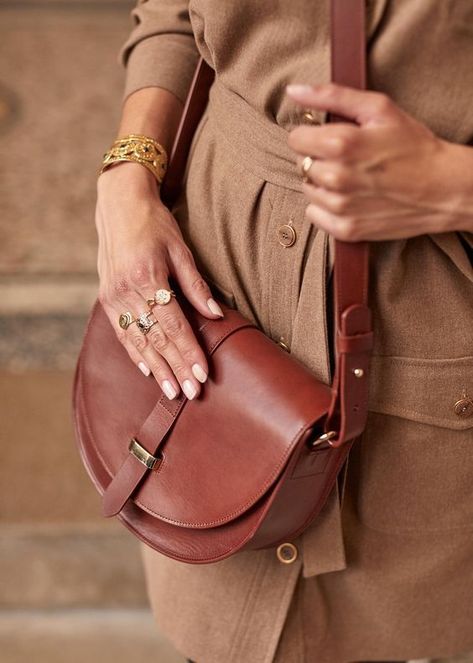 Fall Basics, Parisian Style #saddlebag #fallbags Style Parisienne, Bag Patches, Fall Bags, Cheap Purses, Paris Mode, White Purses, Handbags Affordable, Cheap Handbags, Classic Bags