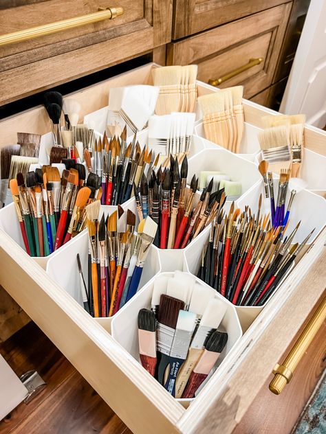 Organizing your paint brushes vertically makes it much easier to find the right size in your creative moment ✨ Organizing Painting Supplies, Paint Brush Storage Ideas, Paint Tube Organization, Craft Paint Organization, Paint Brush Organization, Paint Tube Storage, Art Supply Storage Ideas, Paint Brush Storage, Painting Essentials