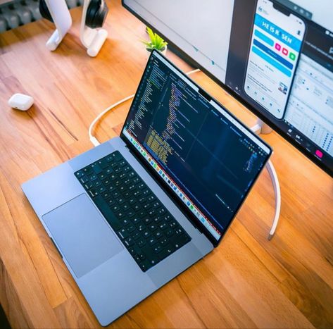 #programmerslife #code #programming #setup #workspace #kotlin #developer #javascript #swift #webdeveloper #softwaredeveloper #html #css #java #workstation #devlife #developers #100daysofcode #deskspace #datascience #ios Use #codesyndicate tags or tag us 📌 to get featured! Programming Setup, Code Programming, 2023 Photo, Scammer Pictures, Dream Machine, Wallpaper Images, Home Office Setup, Html Css, Phone Wallpaper Images