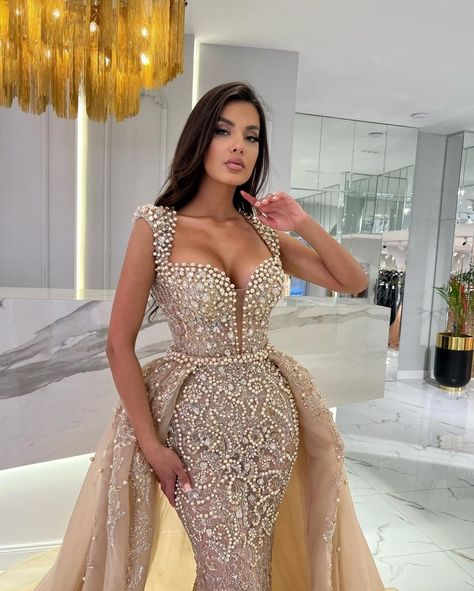 Elegant, beautiful wedding dress, detachable skirt, mermade silhouette, richly embellished, covered with crystals Dresses With Pearls, Engagement Gowns, Party Gown Dress, Detachable Train, Princess Wedding Dresses, Mermaid Evening Dresses, Lace Evening Dresses, Prom Dresses Long With Sleeves, Evening Party Dress