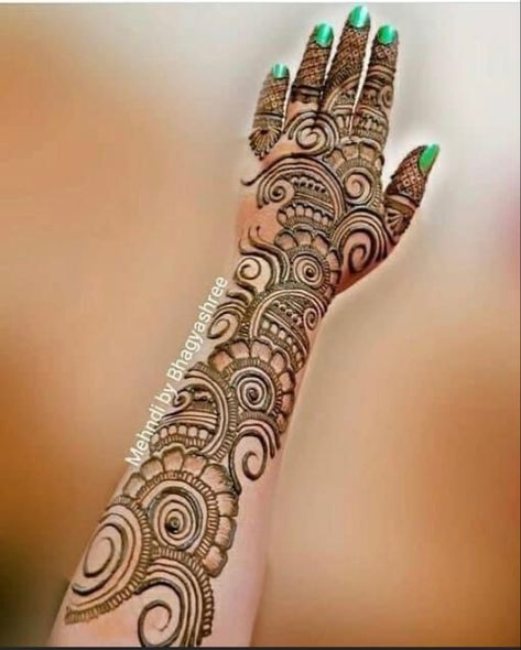 Latest Mehndi Design, Latest Arabic Mehndi Designs, Front Mehndi Design, Simple Arabic Mehndi Designs, Woolen Flower, Arabic Henna, Mehndi Designs For Kids, Mehndi Design Pictures, Very Simple Mehndi Designs