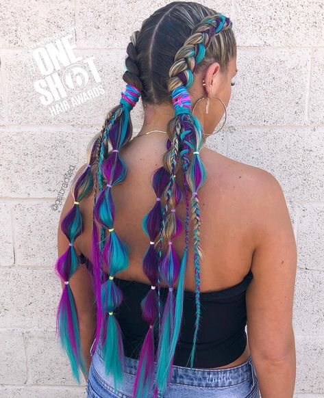 Spring is almost here and you know what that means: Festival Season! We all remember the days where flower crowns were our go-to Festival Hair look but it's definitely time to update. Festival Hair Braids, Rave Hairstyles, Hairstyle Braided, Long Braided Hairstyles, Festival Braids, Dutch Braid Hairstyles, Rave Hair, Fest Outfits, Beautiful Hairstyle