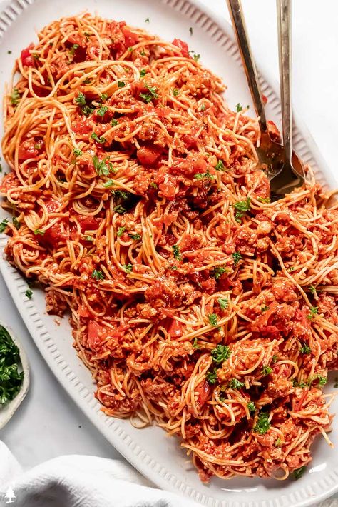 keto-spaghetti-1 Konjac Noodles Recipes, Low Calorie Spaghetti, Almond Flour Pasta, Spaghetti Squash Carbonara, Buffalo Chicken Spaghetti Squash, Keto Spaghetti, Parmesan Spaghetti Squash, Keto Pasta Recipe, Low Carb Dinners