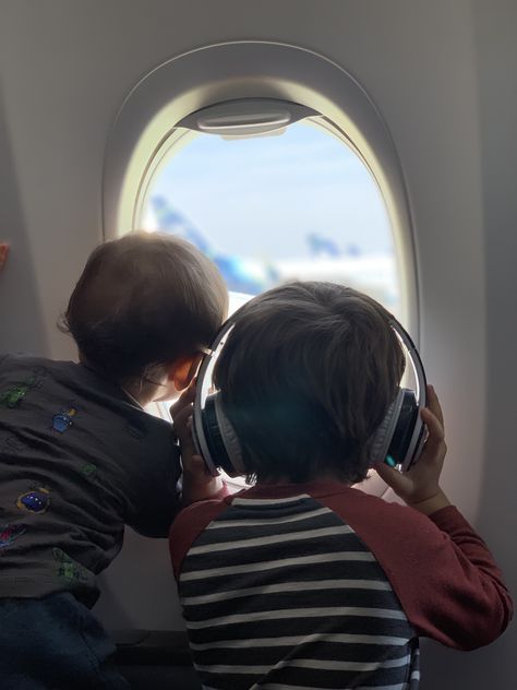 Traveling With Toddlers. Travel Tips for Traveling with Kids. Airplane Rides with Kids. Have Diapers Will Travel Travel Mom Aesthetic, Places To Travel With Kids, 2 Under 2, Traveling With Toddlers, Moodboard Images, Travelling With Kids, Vision Board Pics, Airplane Kids, Family Aesthetic