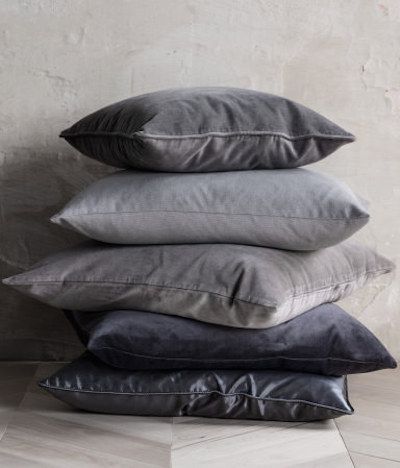 Take your couch to the next level with stacks on stacks of pillows. | 21 Perfectly Cozy Ways To Cover Your Whole Life In Velvet Black Cutlery, Deco Studio, Home Luxury, Luxury Cushions, Blue Living Room, Velvet Throw, Grey Velvet, Linen Cushion, Velvet Cushions