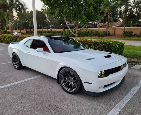 Dodge Challenger 392 Scat Pack Widebody White BC Forged TD02 | Wheel Front White Challenger Dodge, White Dodge Challenger, Widebody Challenger, White Challenger, Dodge Challenger Custom, Scat Pack Challenger, Dodge Challenger Rt, Dodge Challenger Scat Pack, Challenger Dodge