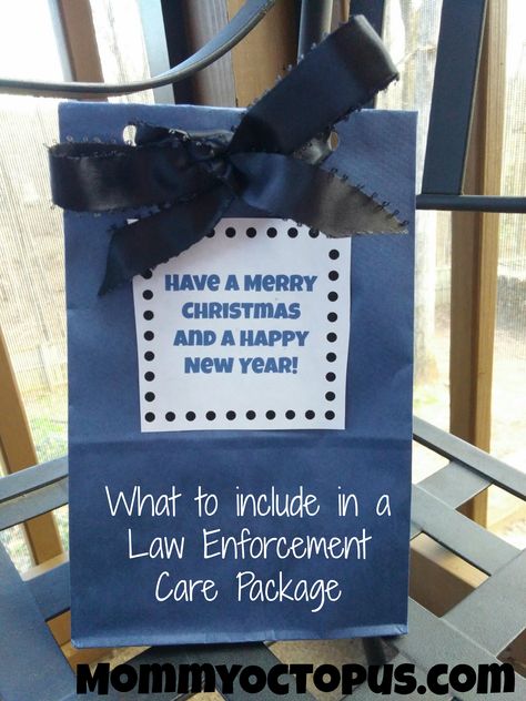 Easy to put together and sure to bring a smile to law enforcement officers everywhere, this law enforcement care package post is filled with ideas. Blessing Bags For Police Officers, Security Officer Appreciation Gifts, Law Enforcement Table Centerpieces, Police Care Package Ideas, Police Officer Gifts Diy, Officer Appreciation Gifts, Police Nails, Law Enforcement Appreciation Gifts, Police Officer Appreciation Gifts