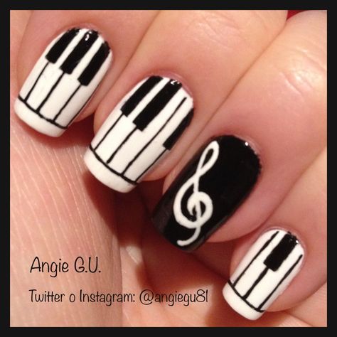 Nails With Music Notes Art, Music Nails Acrylic, Piano Nails Designs, Music Nails Design Simple, Music Nail Art Designs, Piano Nail Art, Music Nail Ideas, Music Note Nail Designs, Music Themed Nails