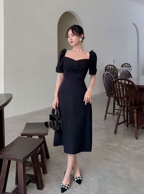 Smart Dresses Classy, Simple Elegant Dresses Classy Chic, Black Dress Classy Elegant Long, Party Dress Classy, Fashion Dresses Formal, Corporate Dress, Elegant Outfit Classy, Stylish Summer Outfits, Elegant Dresses Classy