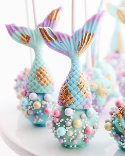 Under The Sea Dessert Table Ideas, Mermaid Cake Popsicles, Mermaid Candy Table, Cake Pop Mermaid, Mermaid Cakepops, Mermaid Dipped Oreos, Mermaid Oreo Pops, Seafood Cake, Mermaid Dessert Table