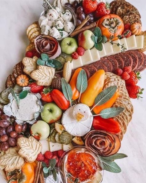 Fall Charcuterie Board Ideas, Fall Charcuterie Board, Thanksgiving Charcuterie, Fall Charcuterie, Thanksgiving Potluck, Thanksgiving Snacks, Holiday Platters, Charcuterie Board Ideas, Meal Train Recipes