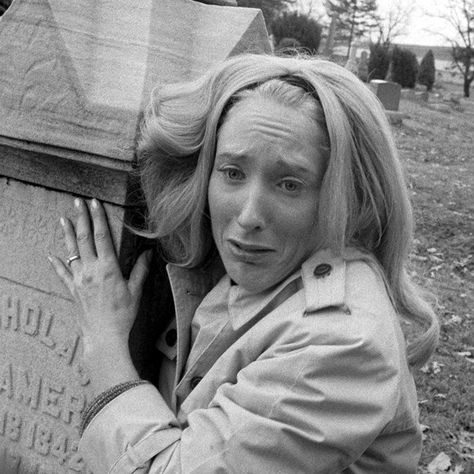 Night of the Living Dead (1968) - "THEY'RE COMING TO GET YOU, BARBRA!" Romantic Goth Aesthetic, Near Dark, Night Of The Living Dead, Into The Badlands, The Hills Have Eyes, The Living Dead, Horror Pictures, Katie Cassidy, Zombie Costume