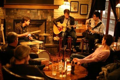 Tiny Desk Concert Aesthetic, 1920 Bar, House Concert, Tiny Desk Concert, Building A Home Bar, Mini Concert, Concert Style, Tiny Desk, Tiny Desks