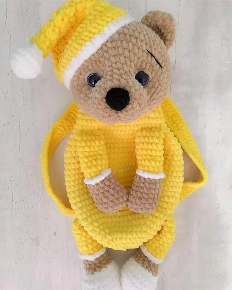 Diy Crochet Toys, Crochet Disney, Crochet Backpack, Toys Diy, Handmade Plush, Crochet Diy, Crochet Bear, Crochet Toy, School Bags For Kids