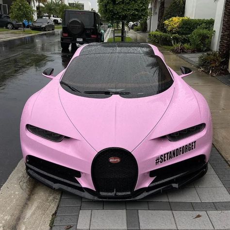 Pink Bugatti Chiron 🎀 A Huge thanks to @flaexus for these awesome Pictures ! 📷 #bugatti #chiron #bugattichiron #supercar #dreamcar Pink Bugatti, Auto Wallpaper, Bugatti Wallpapers, Cars Bugatti, Pink Cars, Sick Cars, Pink Designs, Car Luxury, Car Key Holder