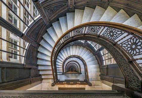 Rookery Building – Teaching By Design Movie Special Effects, Chicago Buildings, Office Update, Travel Chicago, Design Stairs, Iron Staircase, Architecture Home Design, United Center, Stone Arch