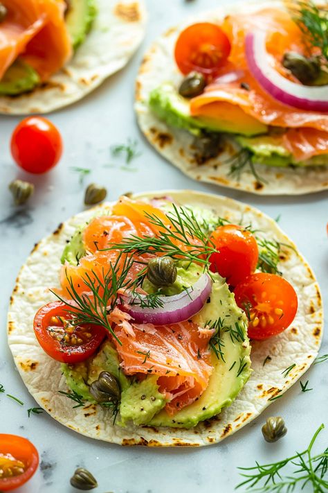 Delicious Smoked Salmon and Avocado Mousse Tacos for a Keto-Friendly Meal #ketodiet #ketorecipes #lowcarb Smoked Salmon Lettuce Wraps, Smoked Salmon Dishes, Pretty Meals, Smoked Salmon And Avocado, Salmon Tacos Recipe, Smoked Salmon Breakfast, Salmon Lox, Salmon And Avocado, Pretty Breakfast