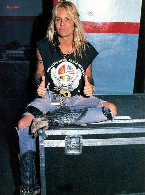 Motley Crue Nikki Sixx, Rocker Boy, Hair Metal Bands, 80s Hair Bands, Vince Neil, Motley Crüe, My Universe, 80s Bands, Nikki Sixx