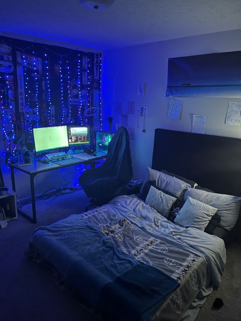 Bedroom Gamer Aesthetic, Bedroom Aesthetic Gamer, Aesthetic Bedroom Gamer, Bedroom Ideas Aesthetic Men, Blue Gamer Bedroom, Aesthetic Gamer Bedroom, Dark Bedroom For Men, Midnight Bedroom Aesthetic, Dark Blue Room Aesthetic Bedroom