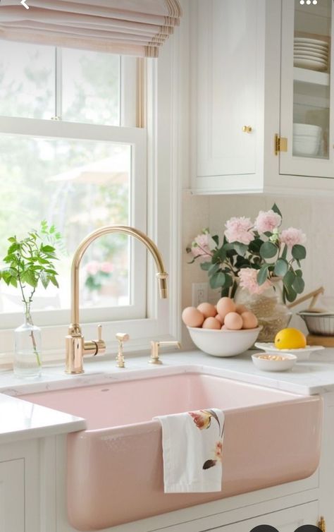 Pink Kitchen Sink, Pink Accent Kitchen, Pink Farmhouse Kitchen, White And Pink Kitchen, Kitchen Ideas Pink, Pink Kitchen Ideas, Pink Kitchens, Barbie Dreamhouse, Pink Home Decor