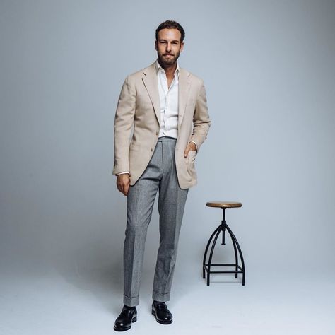 Beige Blazer Outfit Men, Beige Suit Men, Beige Blazer Outfit, Playing With Light, Blazer Outfits Men, Smart Casual Menswear, Pants Outfit Men, Beige Suits, Mens Fashion Blazer